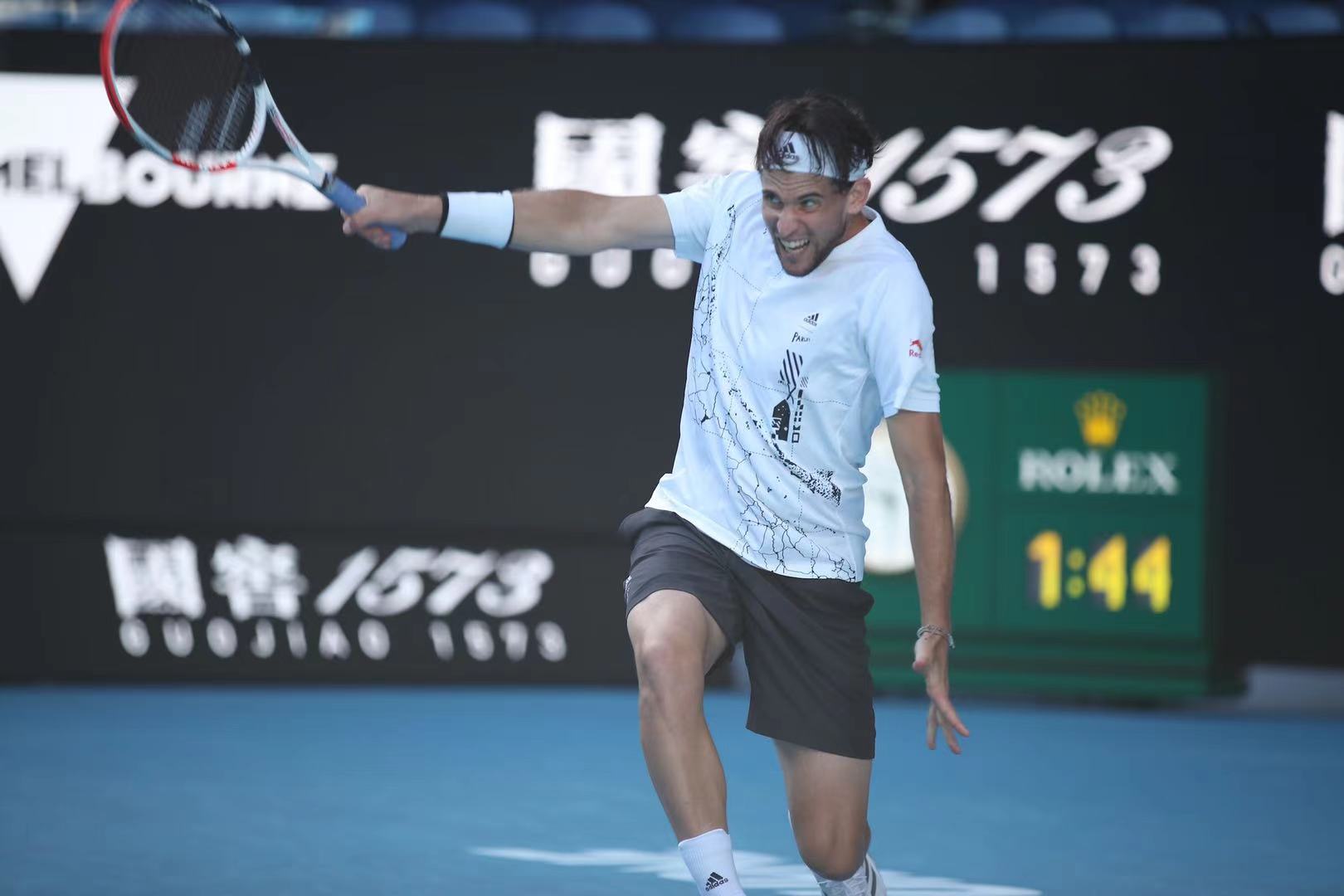 蒂姆连续十二场比赛得分超过突破纪录,西班牙队挑战极限!